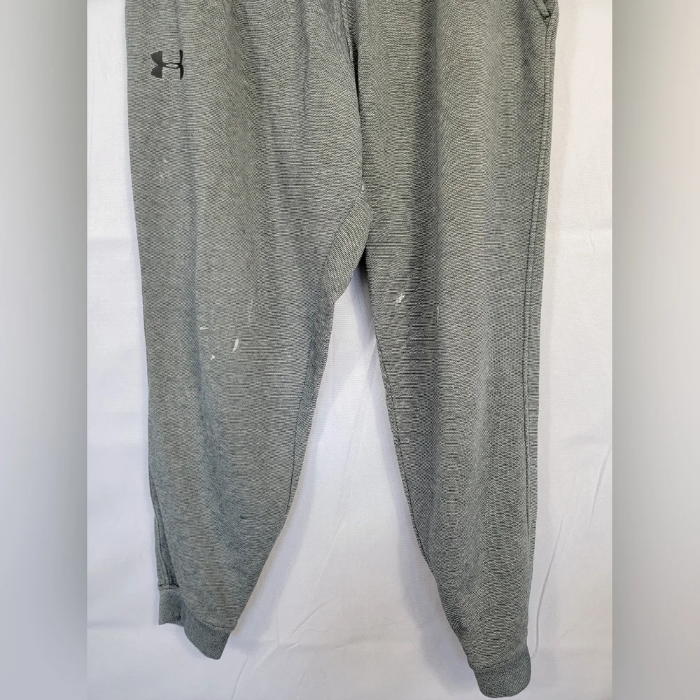 Men's XL Under Armour sweats